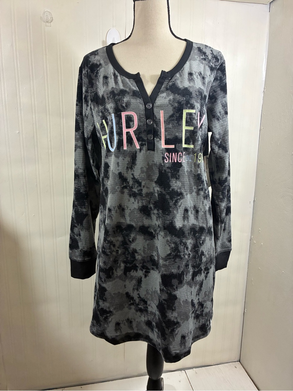 Hurley Black and Gray Tie-Dye Henley Top
